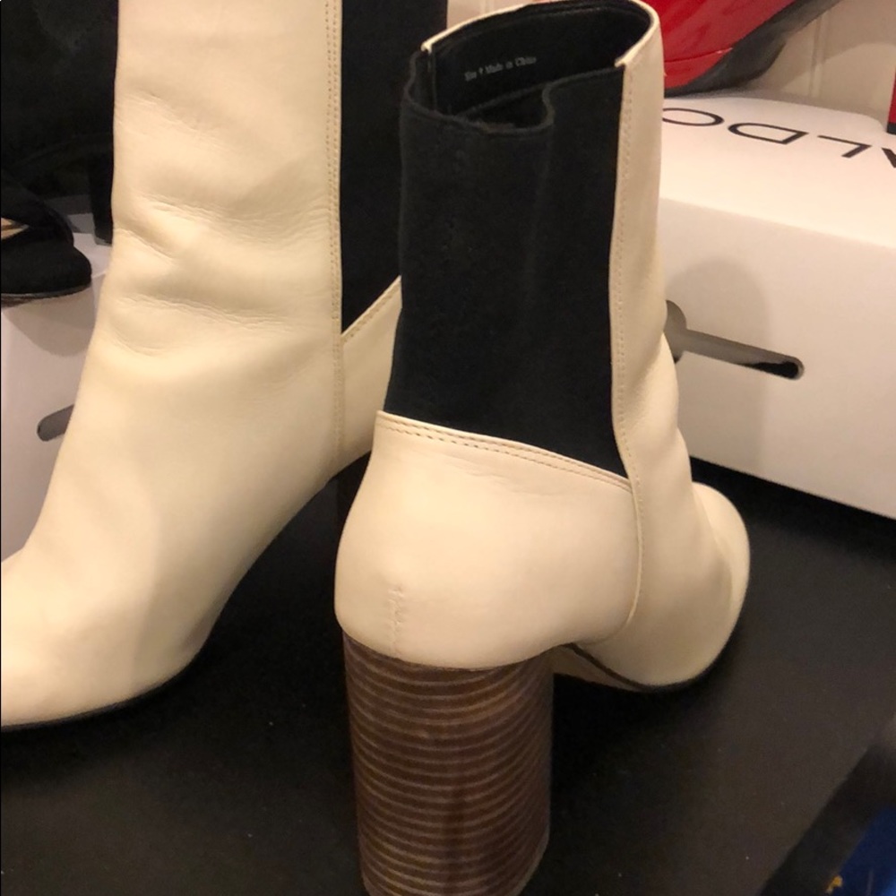 Dolce Vita white mini boots - Picture 3 of 3